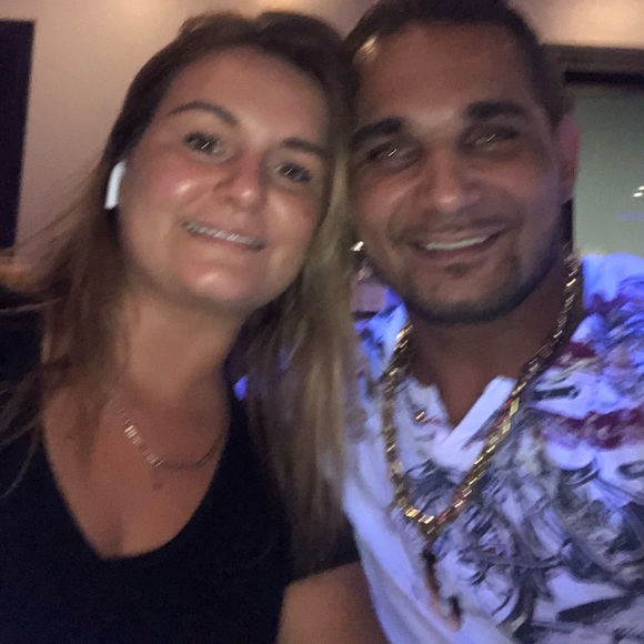 Meet your Posher, Dana - Picture 1 of 4